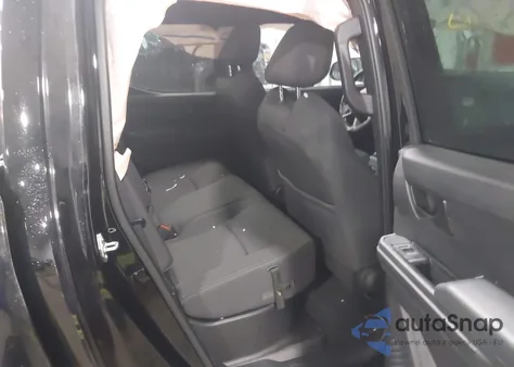 2024 Toyota Tacoma Sr z USA, uszkodzony, nr VIN 3TYLD5KN7RT001359